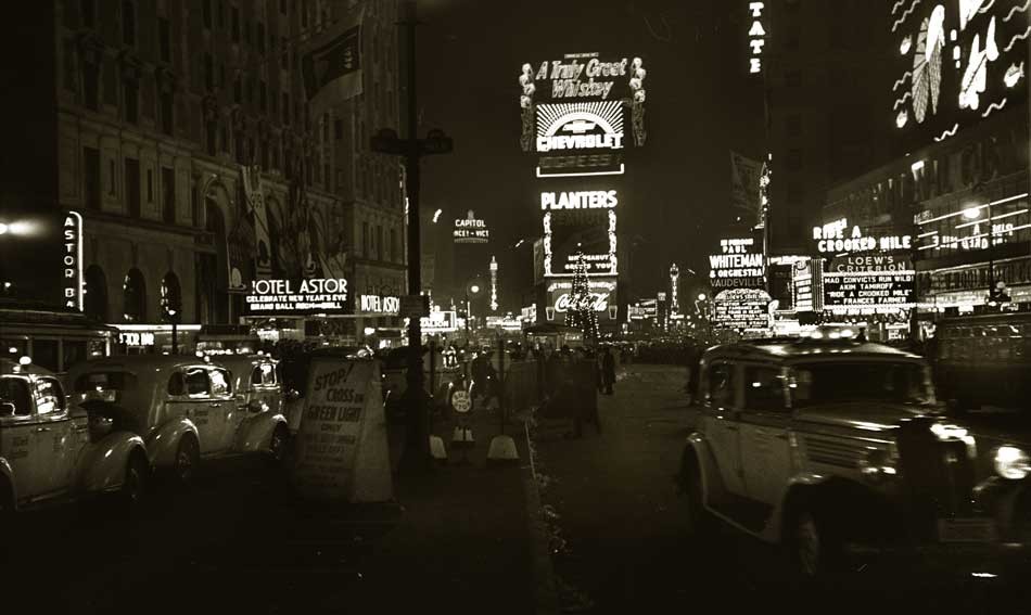 5-times-square-new-years-e