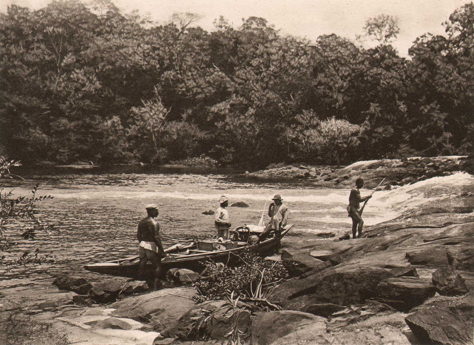 Aan Den Voet Van Den Cremer-Val (Suriname) | At the foot of the Cremer Valley (Suriname)