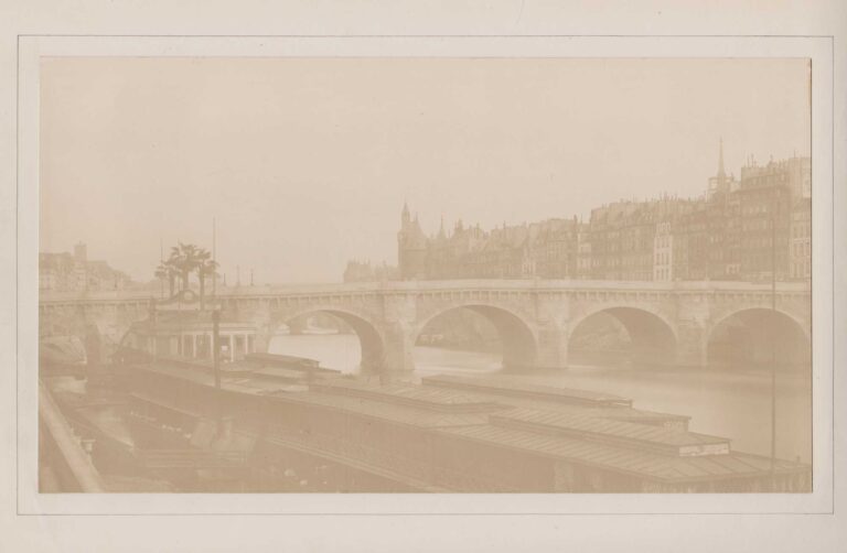 Paris | The Pont Neuf, Île de la Cité & Samaritaine Baths