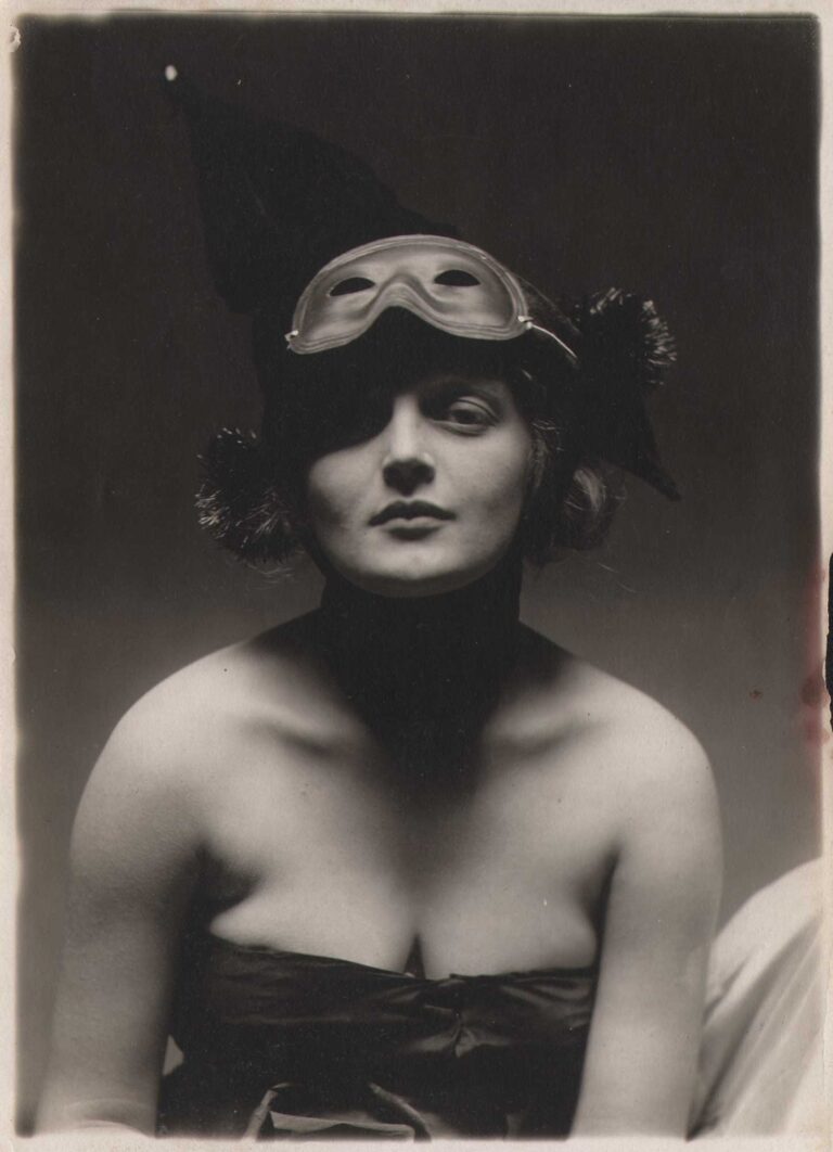 Model with Mask