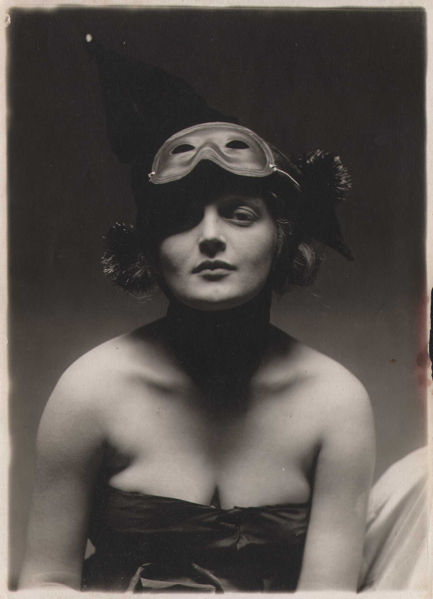 Model with Mask