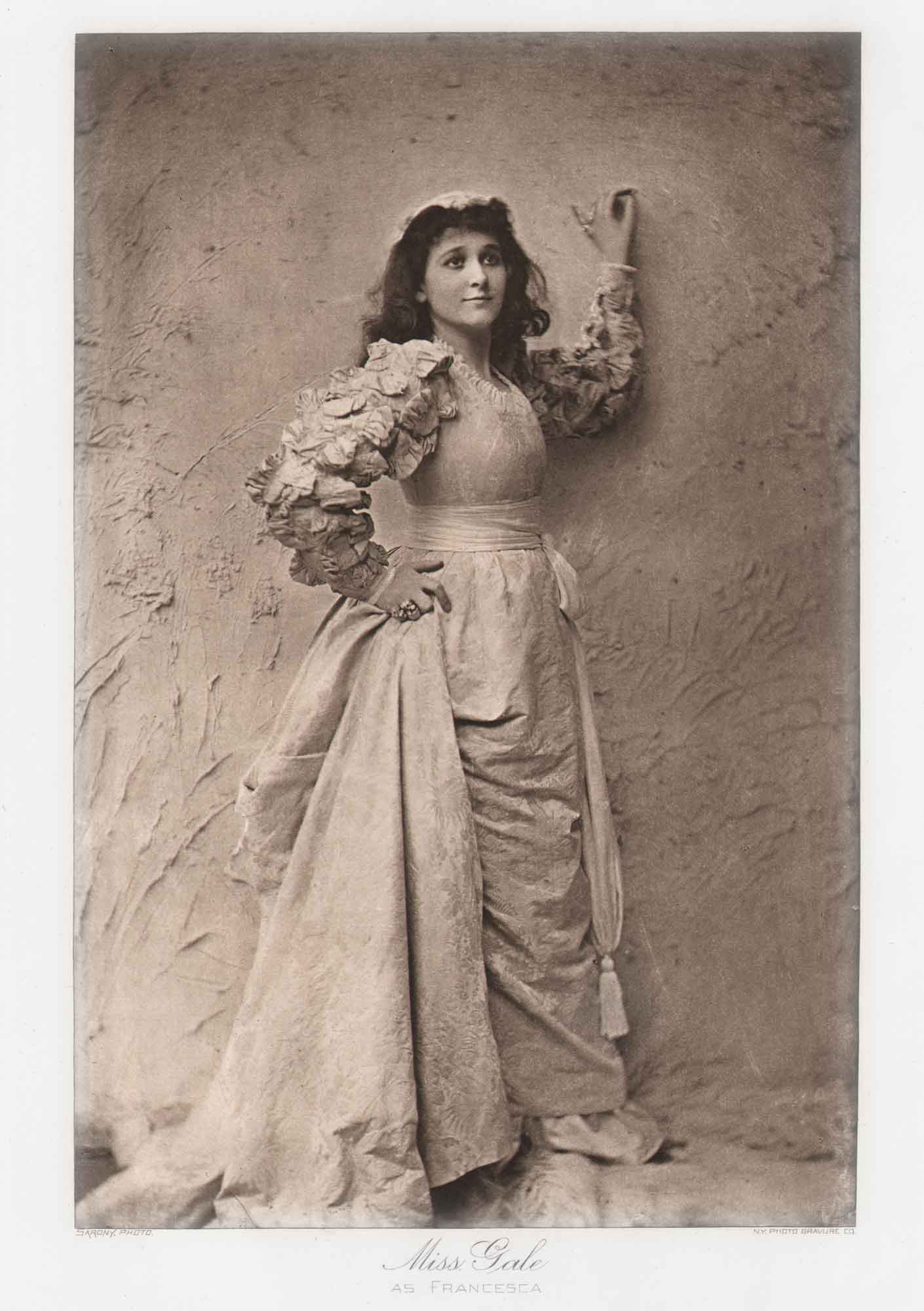 Minna Gale as Francesca in Francesca da Rimini